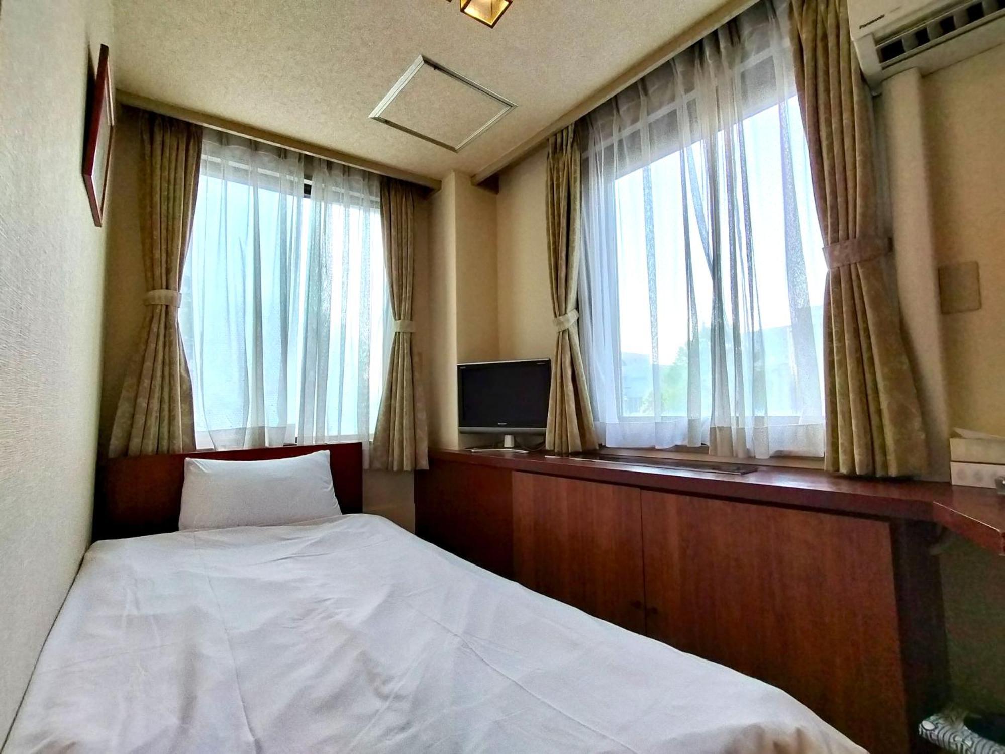 Tabist Business Hotel Takizawa Takasaki Station Nishiguchi Extérieur photo
